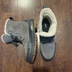 Sorel White Fur-Lined Winter Boots